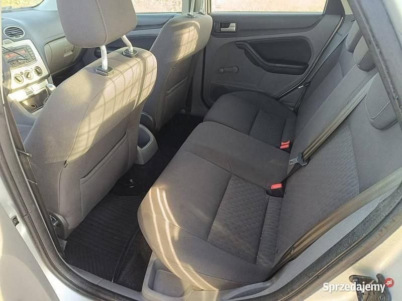 Używany Ford Focus 90 KM (66 kW) 2010 Srebrny Hatchback