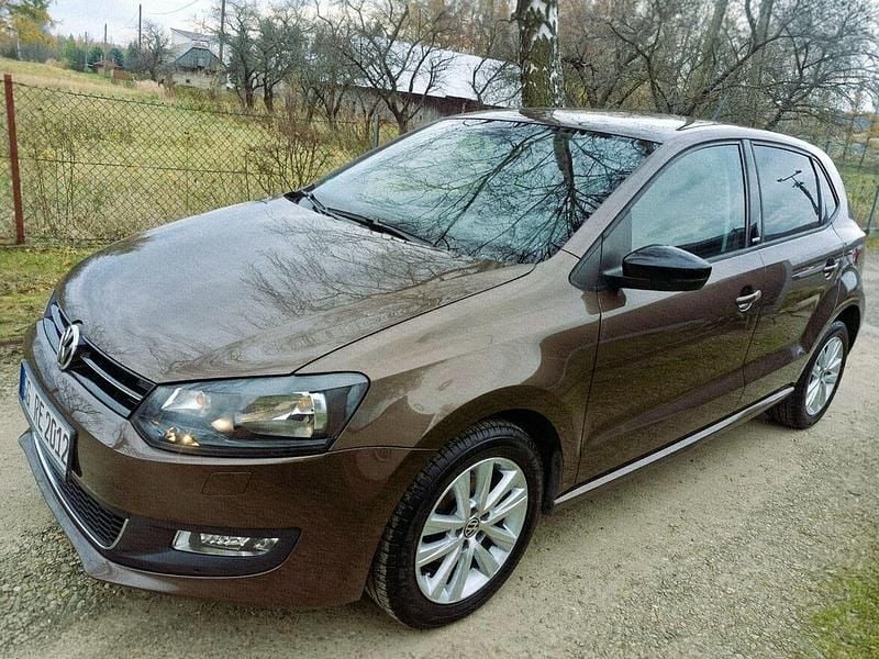 Brązowobeżowy Używany 2011 VW Polo Hatchback | 25 990 zł (Dość drogi) - Obraz 1/4