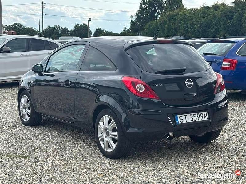 Używany Opel Corsa 2012 Czarny Hatchback