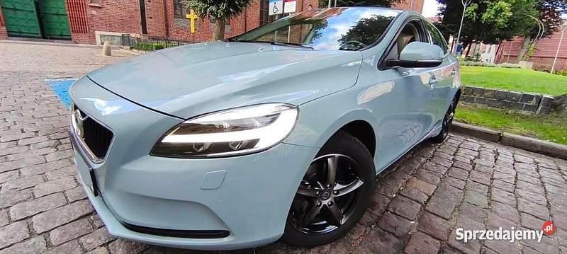 Niebieski Używany 2016 Volvo V40 Momentum Kombi | 56 500 zł (Drogi) - Obraz 1/4