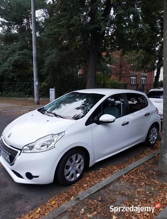 Biały Używany 2013 Peugeot 208 Hatchback | 16 000 zł (Uczciwa cena) - Obraz 1/4
