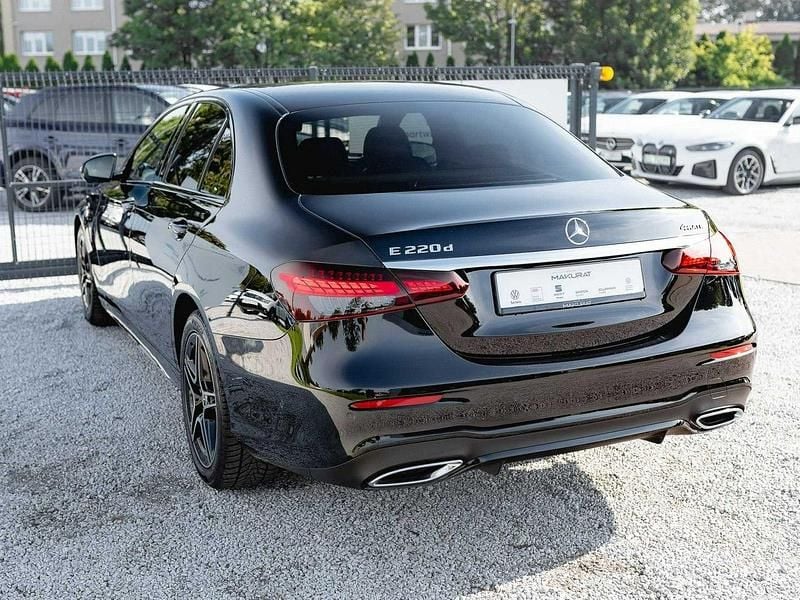 Używany Mercedes E220 AMG 200 KM (147 kW) 2022 Czarny (metalik) Sedan/Limuzyna