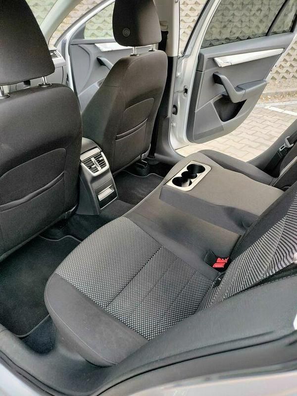 Srebrny Używany 2016 Skoda Octavia Kombi | 34 500 zł (Uczciwa cena) - Obraz 1/4