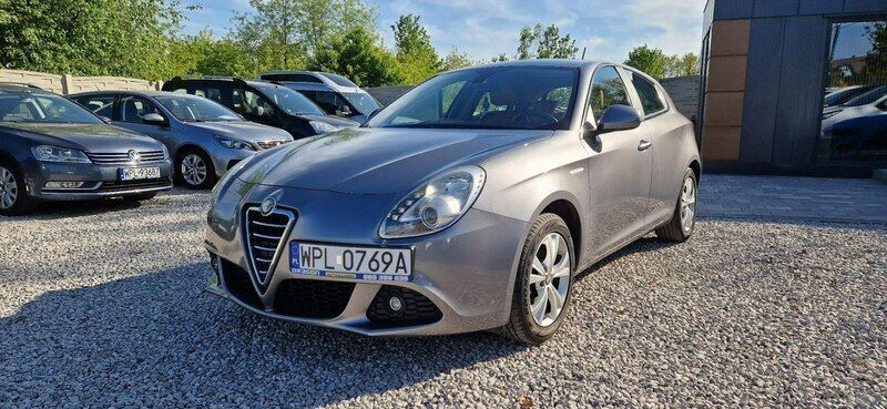 Używany Alfa Romeo Giulietta 105 KM (77 kW) 2011 Szary Hatchback