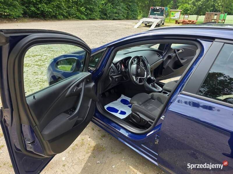 Używany Opel Astra 2016 Granatowy Kombi