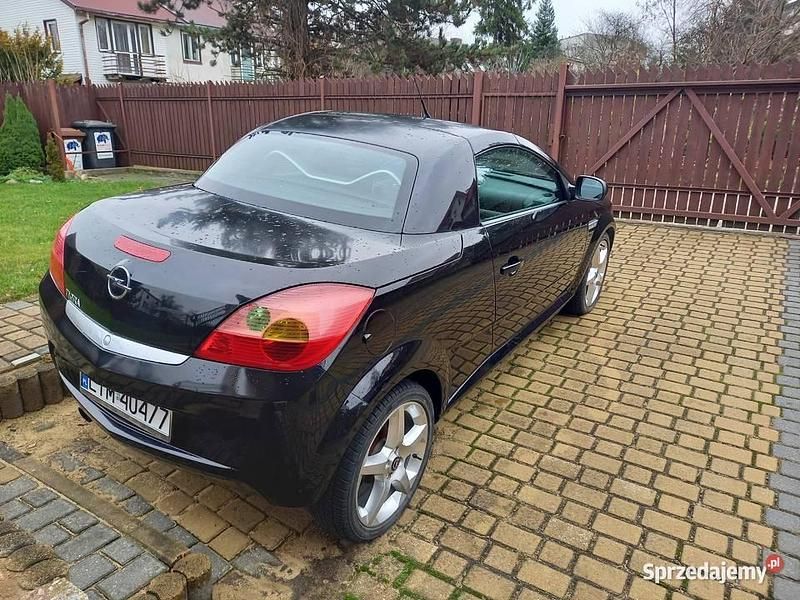 Używany Opel Tigra Edition 2005 Czarny Kabriolet