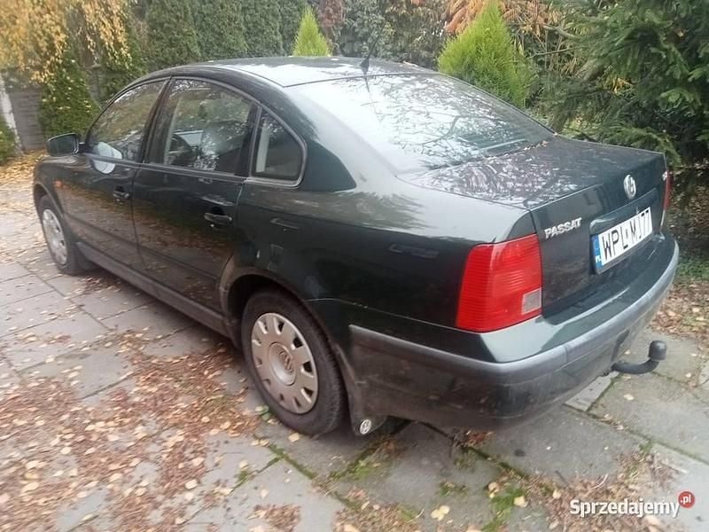 Zielony Używany 1998 VW Passat Sedan/Limuzyna | 3500 zł (Uczciwa cena) - Obraz 1/4