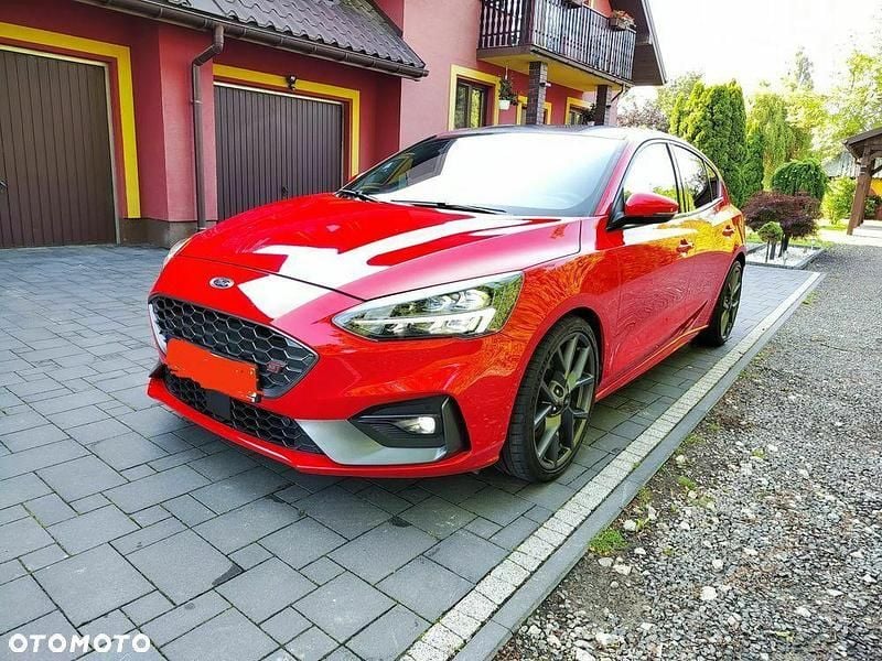 Czerwony Używany 2020 Ford Focus ST Sedan/Limuzyna | 100 000 zł (Uczciwa cena) - Obraz 1/4