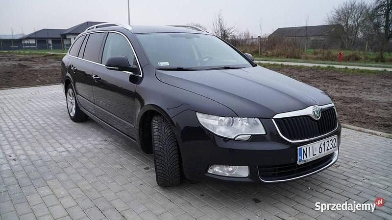 Używany Skoda Superb 2013 Czarny Kombi