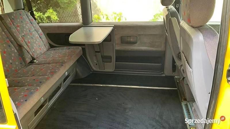 Żółty Używany 2001 Mercedes Vito Minivan | 24 900 zł - Obraz 1/4