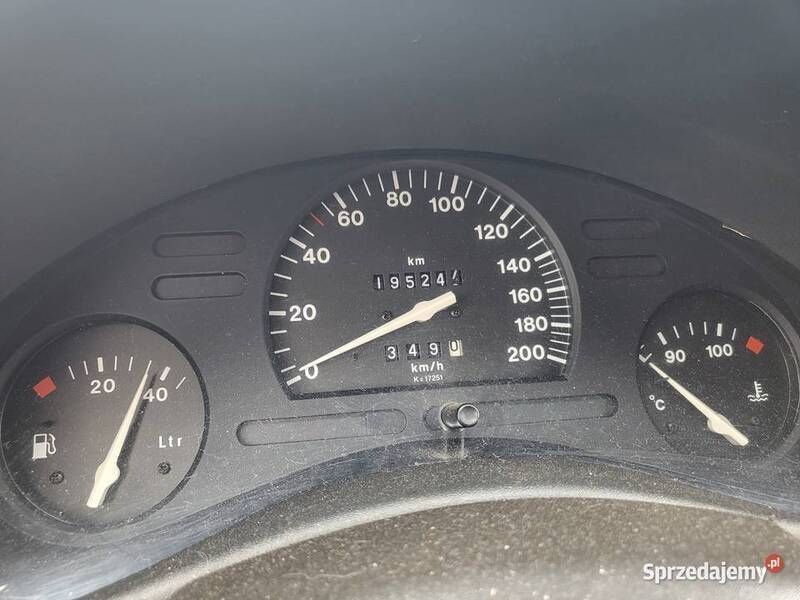 Wiśniowy Używany 1996 Opel Corsa Hatchback | 3999 zł - Obraz 1/4