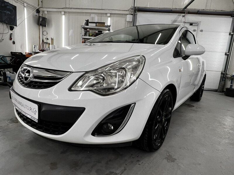Biały Używany 2011 Opel Corsa Edition Hatchback | 16 900 zł (Uczciwa cena) - Obraz 1/4