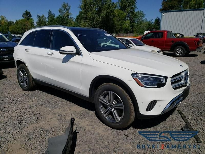 Biały Używany 2020 Mercedes GLC300 SUV | 67 380 zł - Obraz 1/3