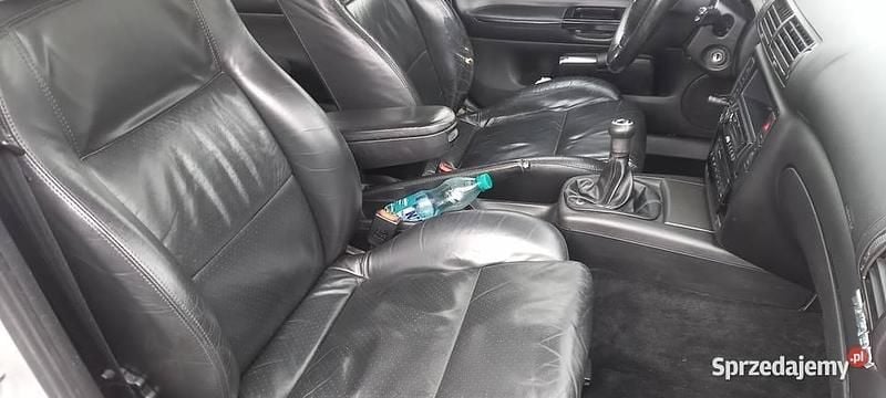 Używany VW Passat 2001 Srebrny Kombi