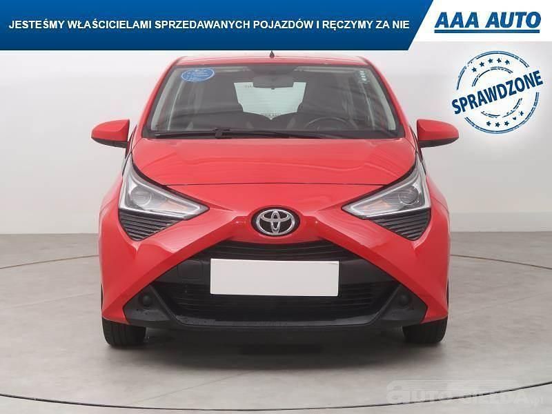 Używany Toyota Aygo 2018 Czerwony Hatchback