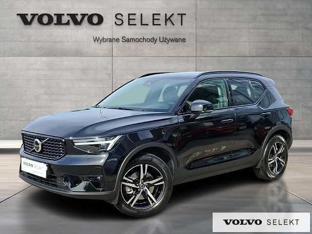 Czarny Używany 2025 Volvo XC40 SUV | 189 900 zł (Drogi) - Obraz 1/3