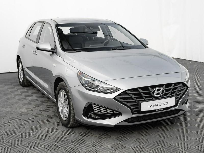 Używany Hyundai i30 110 KM (80 kW) 2022 Srebrny (metalik) Hatchback