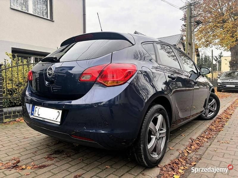 Używany 2011 Opel Astra | 17 990 zł (Dobra cena) - Obraz 1/4