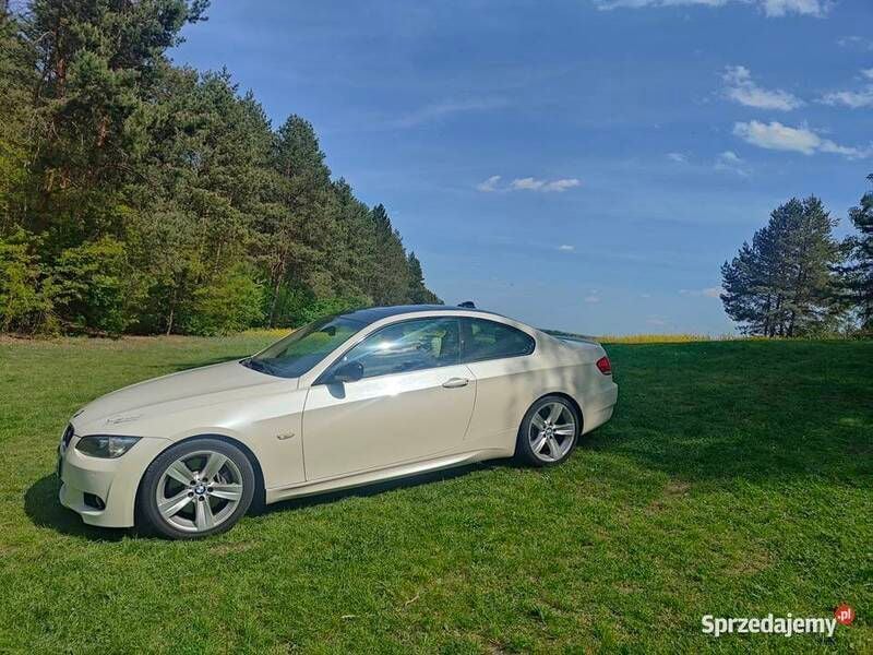 Biały Używany 2010 BMW 335 Coupe | 58 000 zł - Obraz 1/4