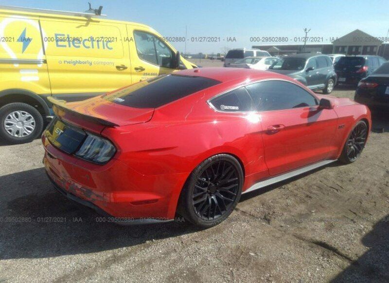 Używany Ford Mustang 460 KM (338 kW) 2020 Czerwony Coupe