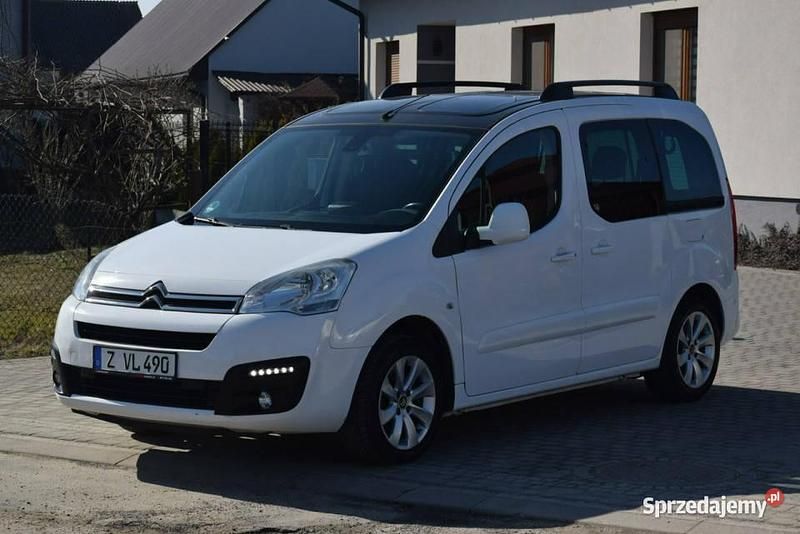 Używany Citroën Berlingo 120 KM (88 kW) 2017 Biały (metalik) Minivan