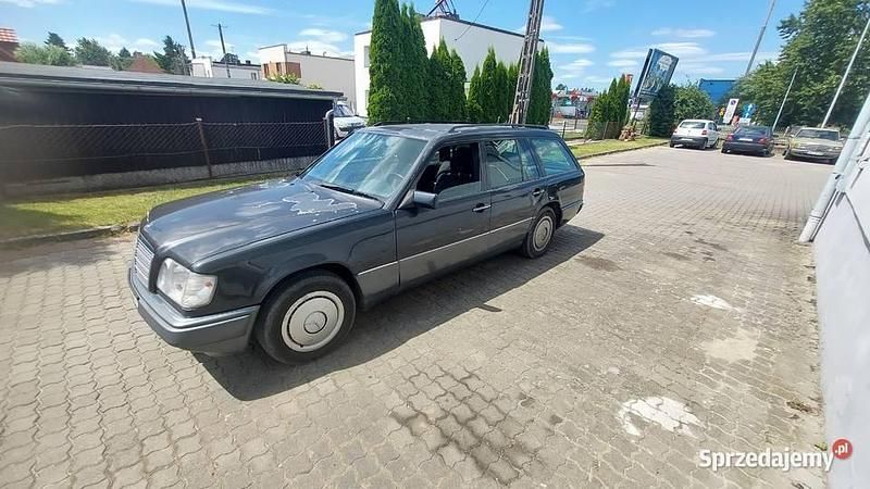 Używany Mercedes E220 1994 Kombi