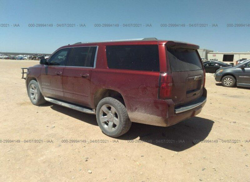 Używany Chevrolet Suburban 355 KM (261 kW) 2019 Bordowy SUV