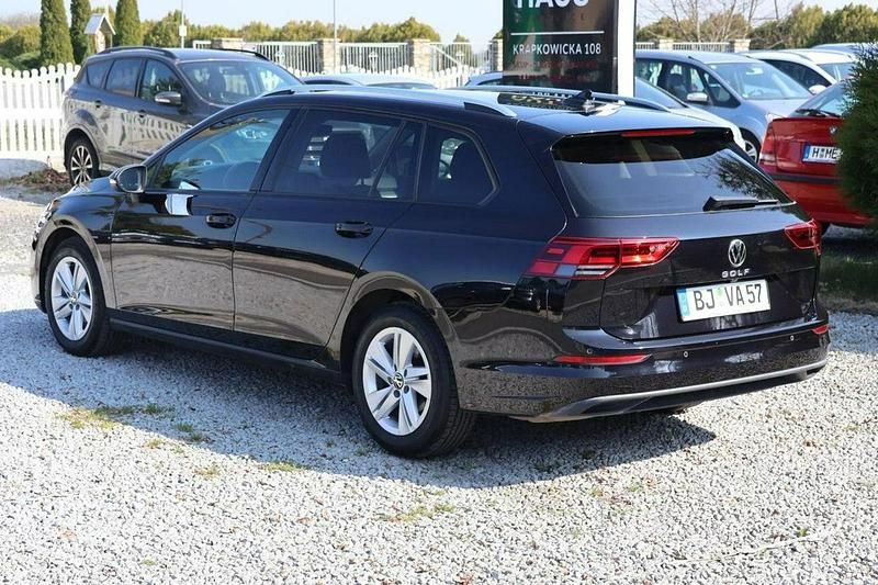 Używany VW Golf VIII 150 KM (110 kW) 2021 Czarny (metalik) Kombi