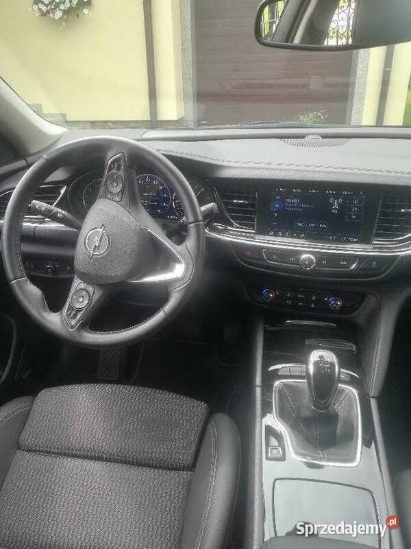 Używany Opel Insignia 136 KM (100 kW) 2019 Granatowy Sedan/Limuzyna