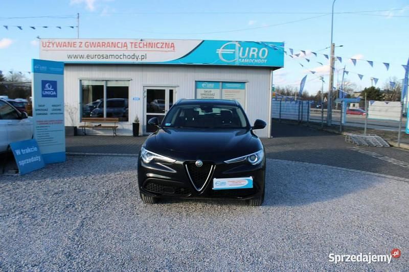 Używany Alfa Romeo Stelvio 280 KM (205 kW) 2018 Czarny (metalik) SUV