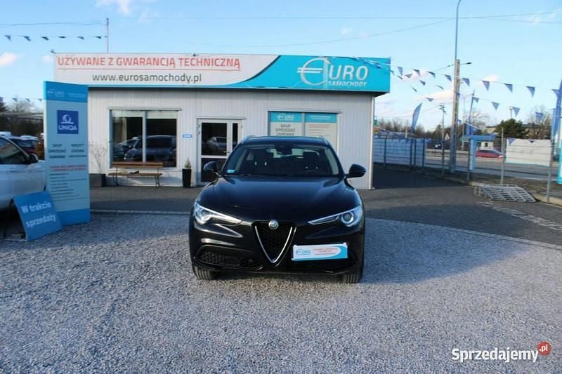 Czarny (metalik) Używany 2018 Alfa Romeo Stelvio SUV | 88 899 zł (Drogi) - Obraz 1/4