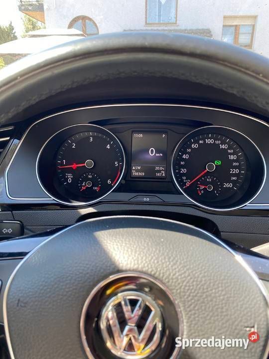 Biały Używany 2018 VW Passat Highline Sedan/Limuzyna | 70 000 zł (Uczciwa cena) - Obraz 1/4