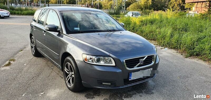 Używany Volvo V50 140 KM (102 kW) 2009 Szary Kombi