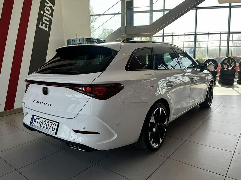 Używany Cupra Leon 150 KM (110 kW) 2024 Biały Sedan/Limuzyna