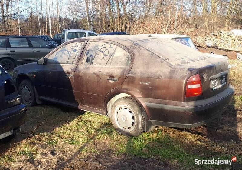 Brązowy Używany 1998 Skoda Octavia Hatchback | 1000 zł (Super Cena) - Obraz 1/4
