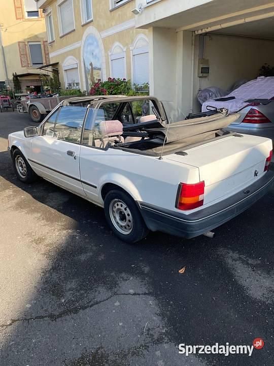 Biały Używany 1986 Ford Escort Cabriolet Kabriolet | 12 000 zł - Obraz 1/4
