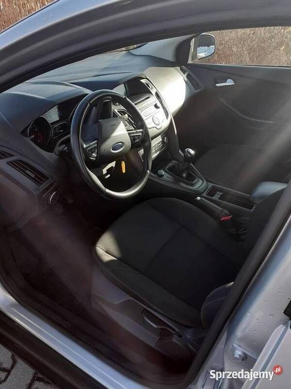 Używany Ford Focus 2018 Srebrny Sedan/Limuzyna