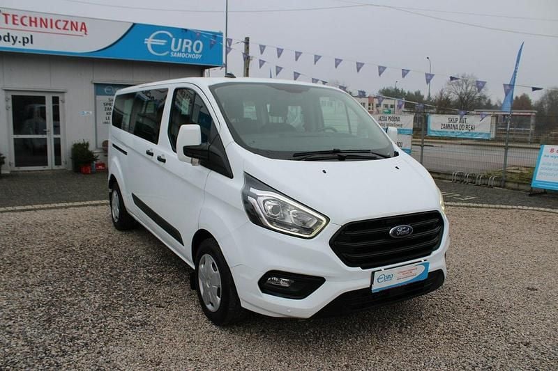 Używany Ford Transit Custom 105 KM (77 kW) 2022 Biały Sedan/Limuzyna