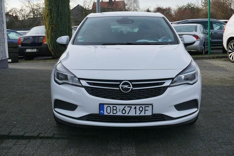Biały Używany 2016 Opel Astra Hatchback | 33 000 zł - Obraz 1/2