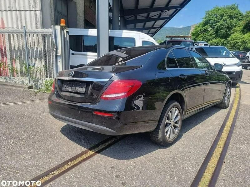 Używany Mercedes E220 194 KM (142 kW) 2016 Inny Sedan/Limuzyna