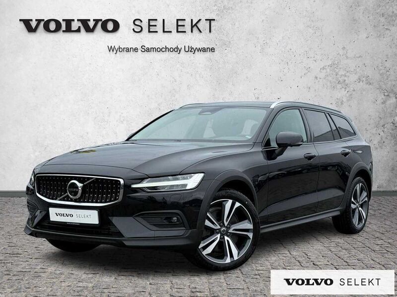 Czarny Używany 2024 Volvo V60 CC Kombi | 199 900 zł (Uczciwa cena) - Obraz 1/3