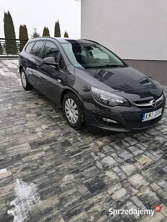 Używany Opel Astra 2014 Grafitowy Kombi