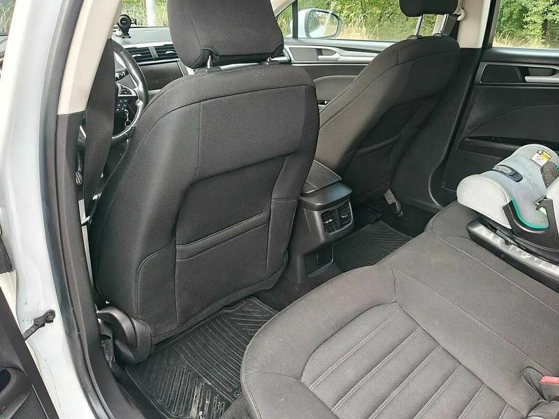 Używany Ford Mondeo 2016 Biały Hatchback