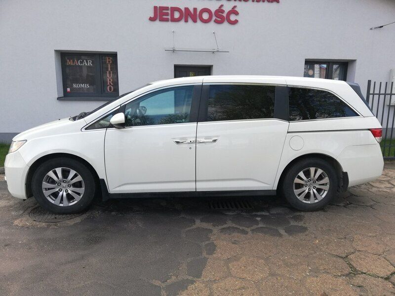 Używany Honda Odyssey 252 KM (185 kW) 2014 Biały Minivan