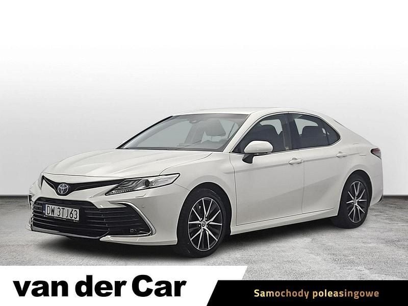 Biały Używany 2022 Toyota Camry Executive Sedan/Limuzyna | 129 900 zł - Obraz 1/4