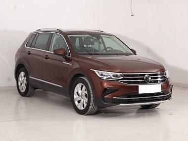 Brązowy Używany 2021 VW Tiguan SUV | 107 999 zł (Dość drogi) - Obraz 1/4