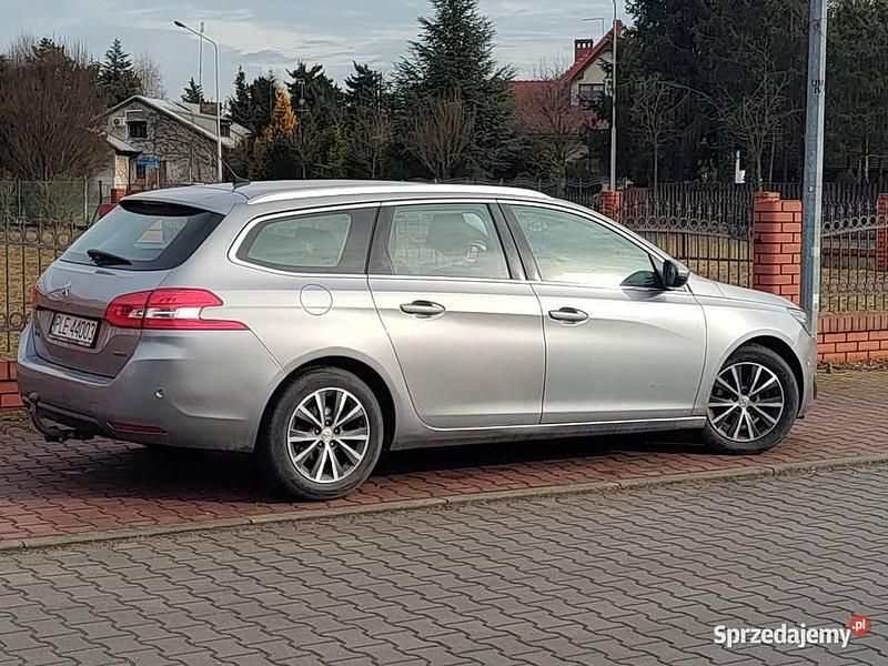 Używany Peugeot 308 SW 2016 Szary Kombi