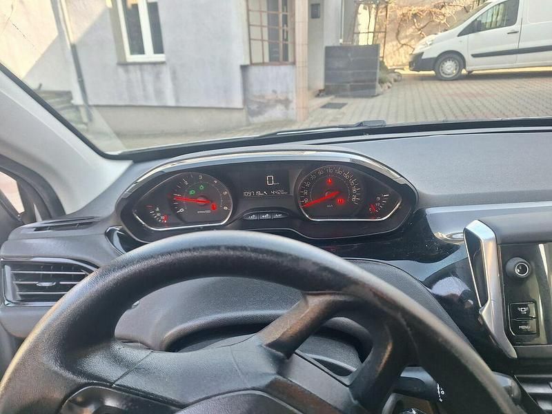 Używany Peugeot 208 2012 Srebrny Hatchback