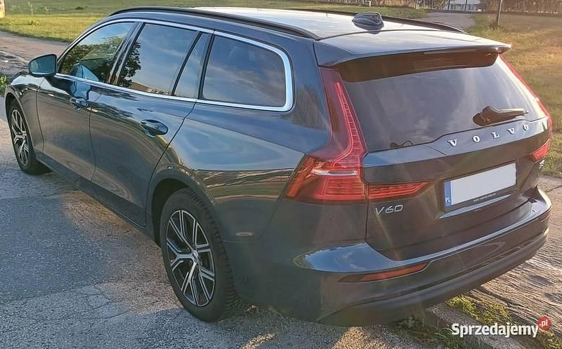 Używany Volvo V60 Core 2023 Kombi