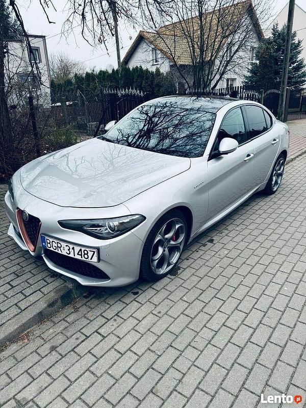 Używany Alfa Romeo Giulia 2018 Srebrny Sedan/Limuzyna